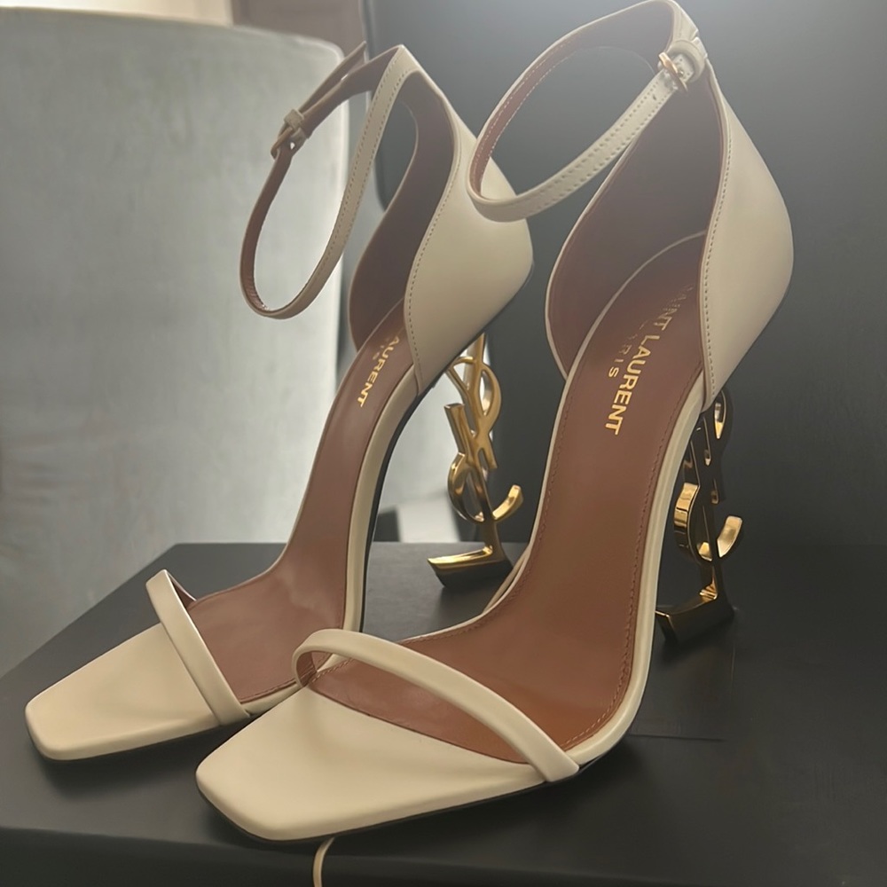 Saint Laurent Shoes/ Vanity Soft Calight Bronze Areal Beige